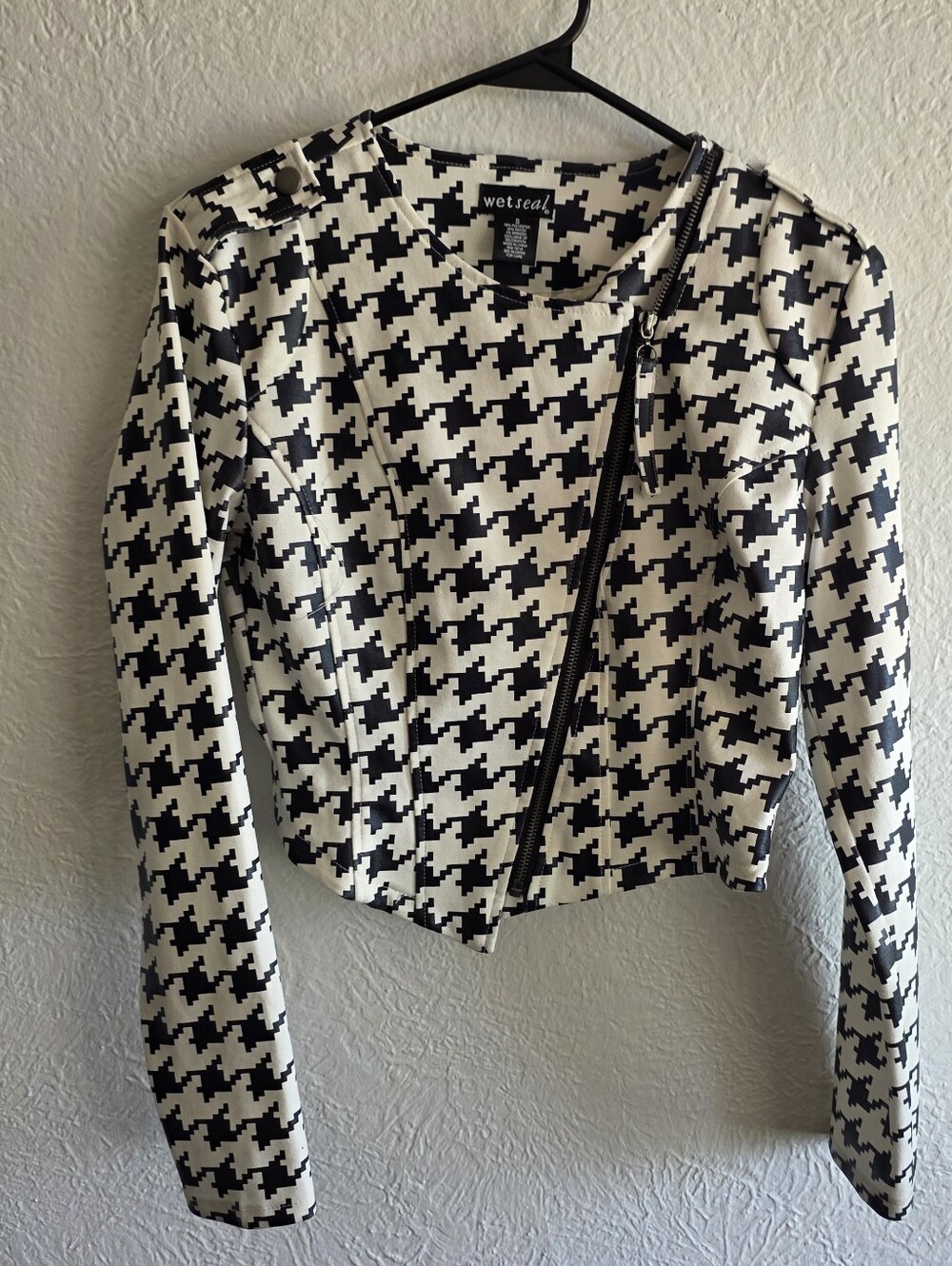 Wet Seal Black & White Houndstooth Cropped Motorcycle StyleJacket